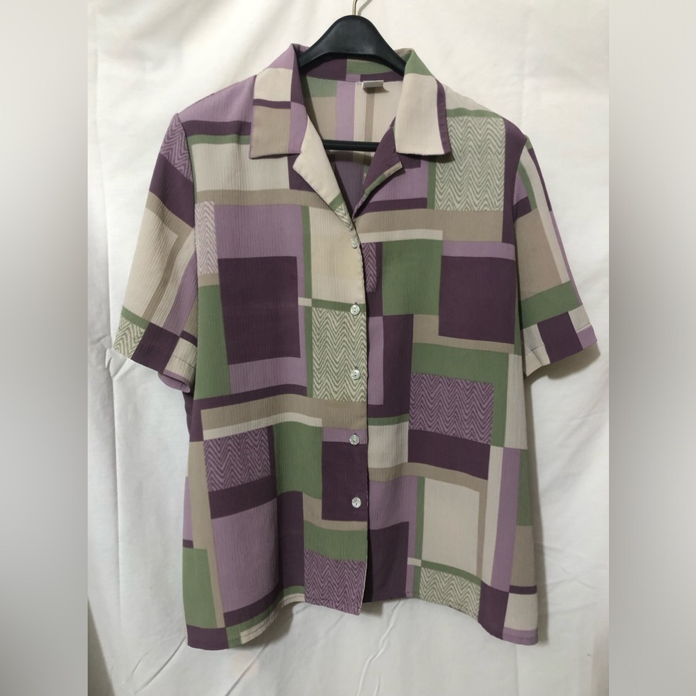 Women’s short sleeve blouse